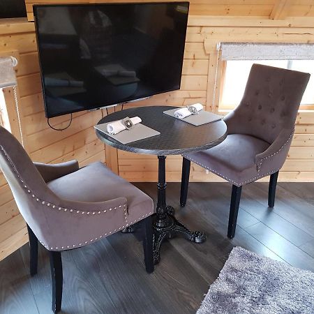 אינברנס Unique Luxury Cabin 2 מראה חיצוני תמונה